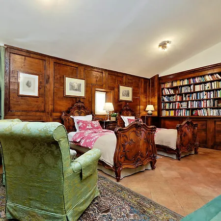 Town House - Treasurerome Collection Apartment