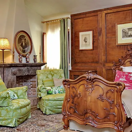 Town House - Treasurerome Collection
