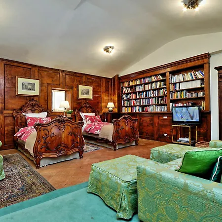 Town House - Treasurerome Collection